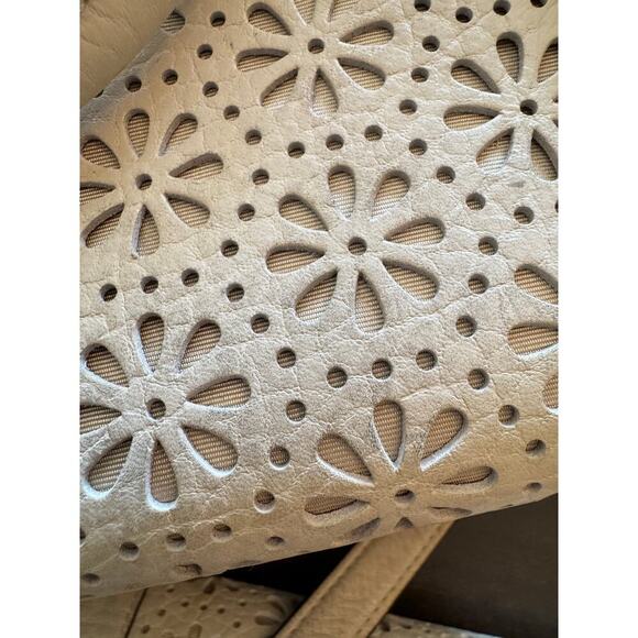 Pre Loved Kate Spade NY Perri Lane Romy Leather Floral Eyelet Purse & Wallet - Picture 6 of 16